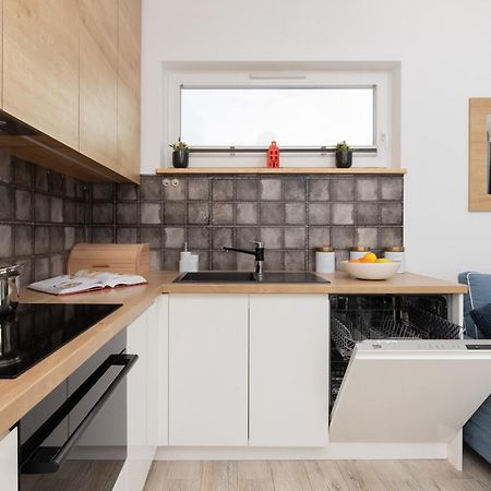 Solvo Apartment With Balcony & Parking Gdansk Przymorze By Noclegi Renters Bagian luar foto